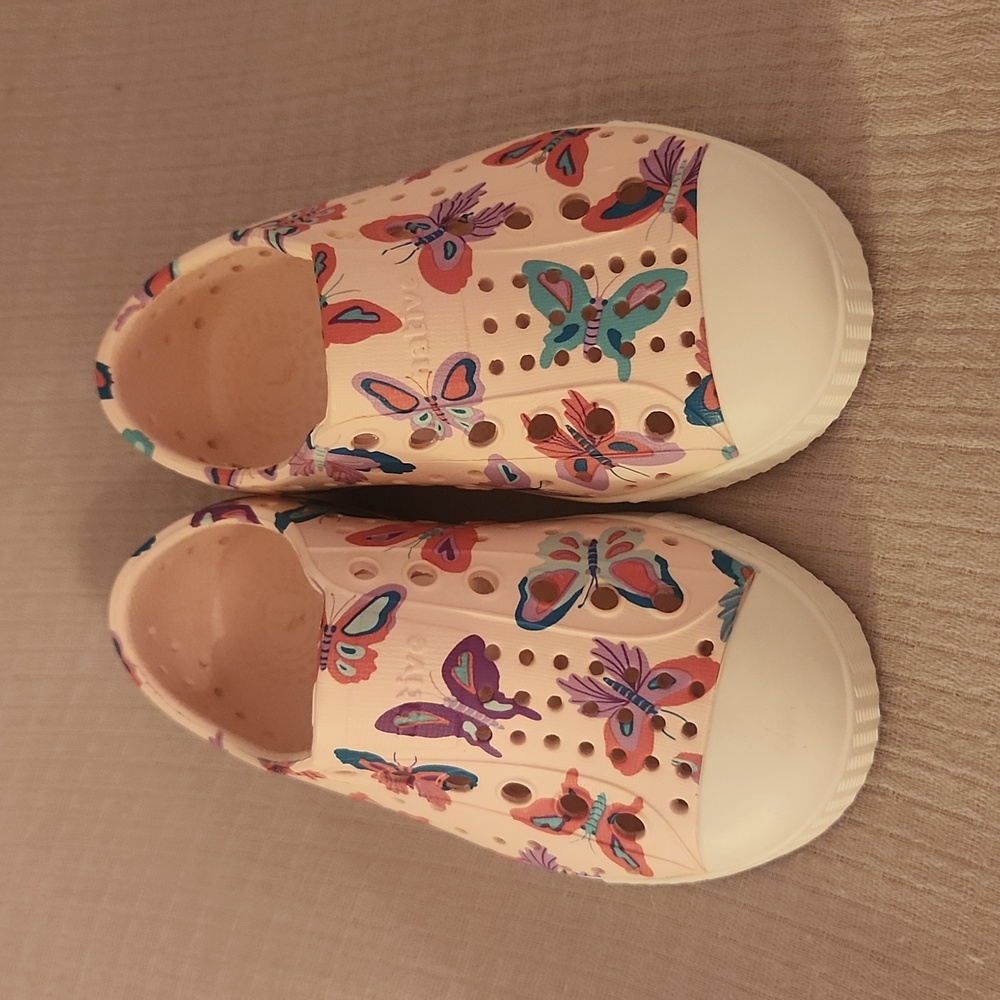 Brand new c6 toddler native shoes